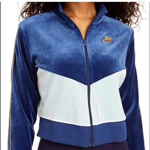 Nike velour joggers and matching cropped zip jacket size small (set) - Picture 8 of 8